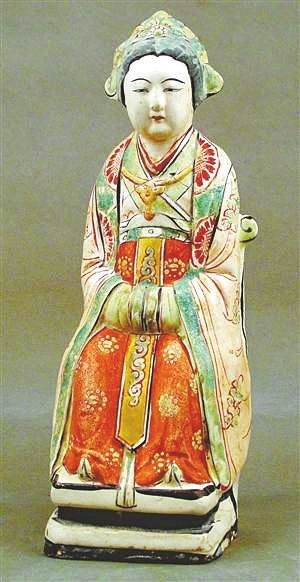  金代女俑