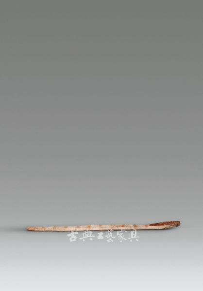 2011年秋拍，中国嘉德拍出海南黄花梨木料一根，成交价66.7万元人民币（图片提供：中国嘉德）