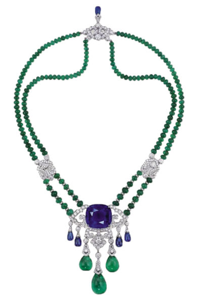 约45.82克拉枕形斯里兰卡天然蓝宝石项链，2013年香港佳士得拍卖915万港元